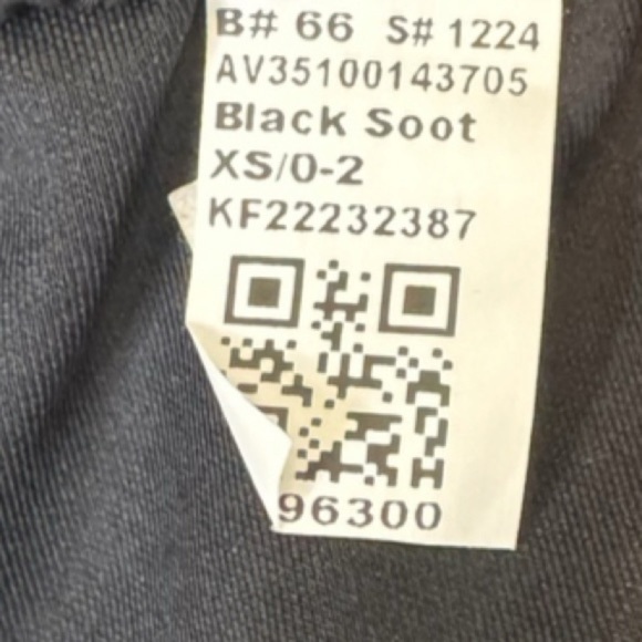 NWT Avis Women’s Skort Size XS Water Resistant Built In Shorts Pockets Black - Picture 4 of 6